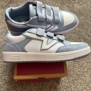 NEW IN BOX VANS Lowland women size 5-5